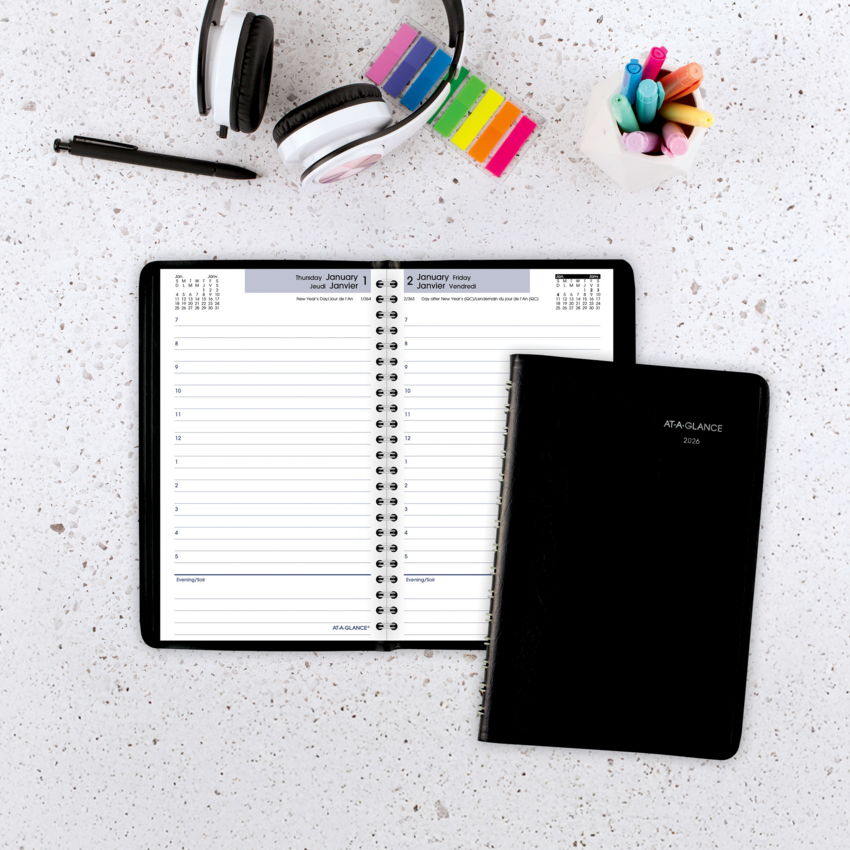 AT-A-GLANCE® Daily Appointment Book Wire Bound 8x4-7/8" Bilingual